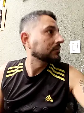 P4uzud4O online show from April 16, 9:50 pm