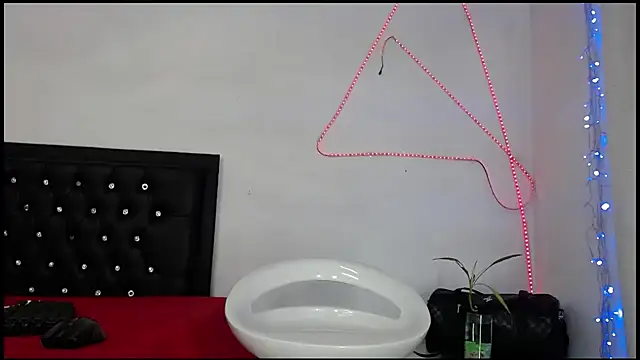Damian hart 24CM online show from July 13, 12:29 pm