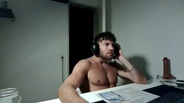 alpha-hunk online show from April 18, 7:07 pm