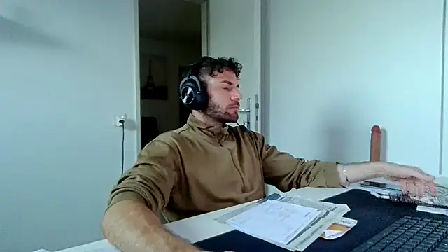 alpha-hunk online show from March 13, 4:47 pm