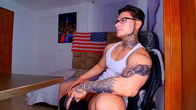 DennisWalkerr online show from April 14, 11:59 pm