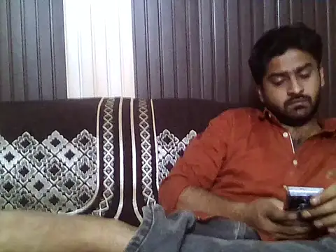 indihotguy online show from April 6, 9:10 am