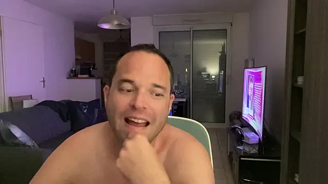 Funnyjul31 online show from May 21, 6:01 pm