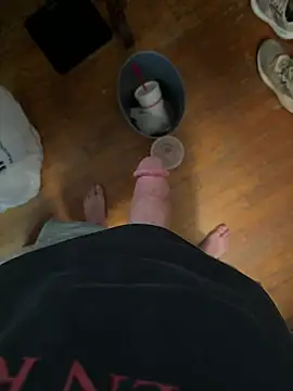 Johndxgnjxz online show from April 24, 9:39 pm