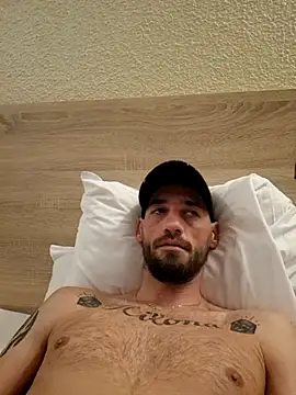 enzo4586 online show from March 2, 8:25 pm