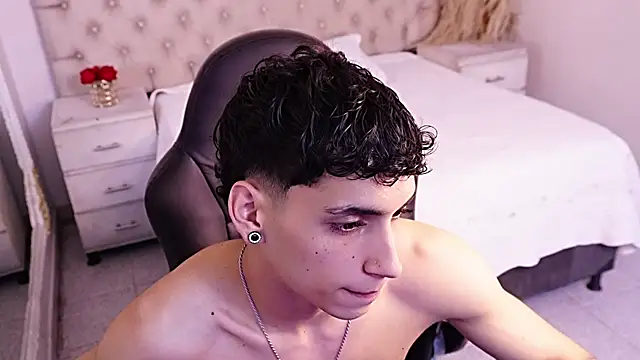 JhoanLeandro online show from June 17, 6:59 am