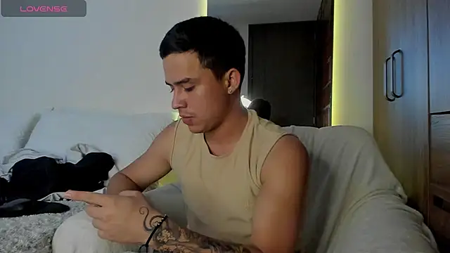 mattiwsmorris  online show from April 13, 1:56 pm