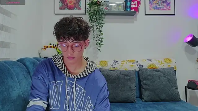 iiangel  online show from March 12, 4:09 am