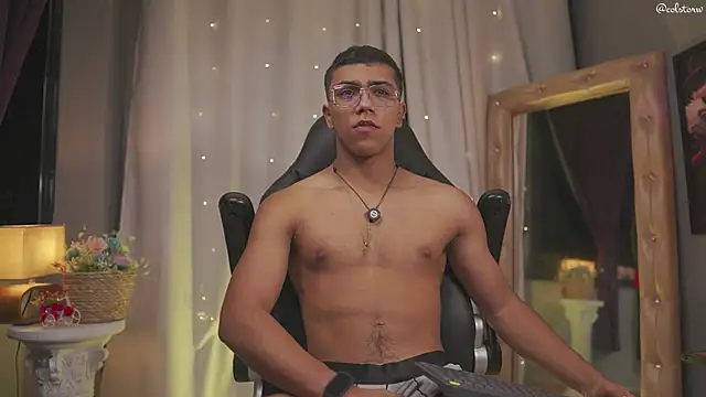 Colstorw  online show from March 24, 10:09 am