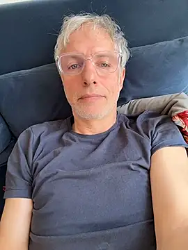 SexyLeon8 online show from April 11, 9:57 am