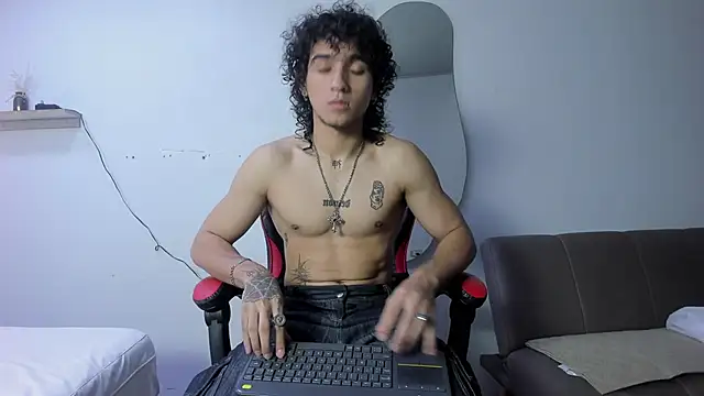 JackesTaylor online show from April 24, 5:32 am