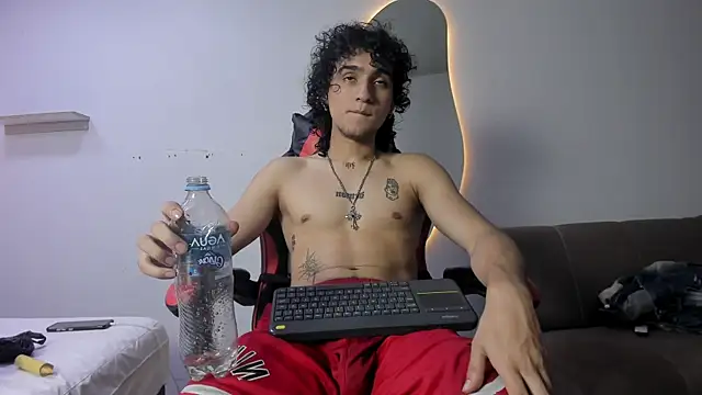 JackesTaylor online show from April 25, 5:43 am