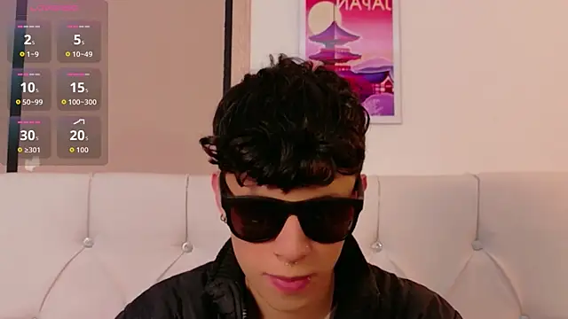 Axel  Evans online show from April 10, 12:34 pm