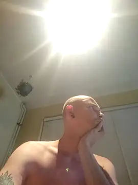 piercingpik online show from May 30, 9:04 pm