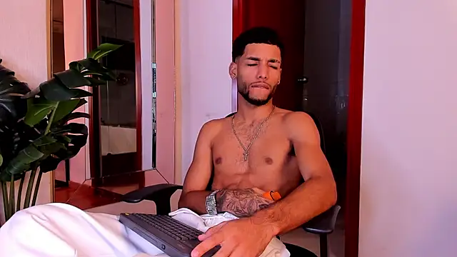 Thiagoferreti online show from April 2, 2:53 am