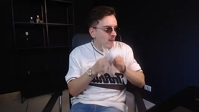 FelixStarkk online show from June 2, 6:14 am
