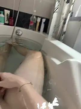 Eternelfrisson online show from April 13, 4:07 pm