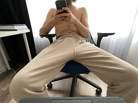 Frankieyyy1 online show from June 12, 10:13 am