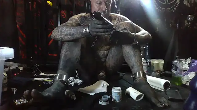 object857 online show from April 13, 8:20 pm