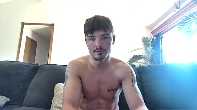 derekmontana2 online show from June 15, 8:45 pm