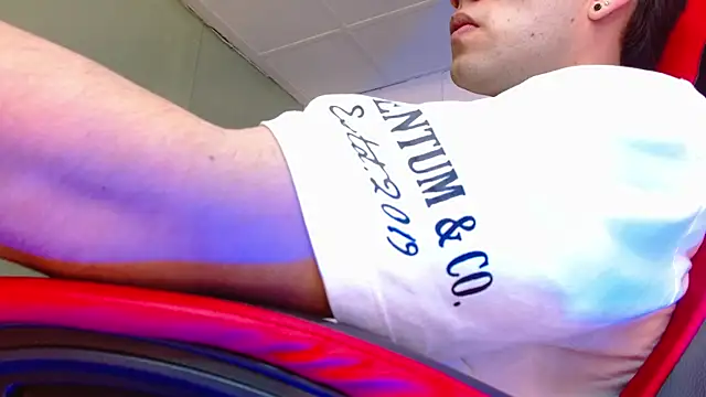 alexgiraldo   online show from June 23, 3:33 am