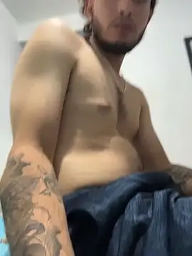 Paul0222 online show from May 19, 2:07 am