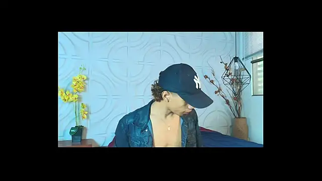 AlanCutee online show from June 5, 12:55 pm