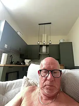 philefc online show from July 18, 11:26 am