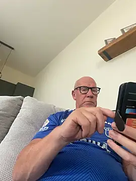 philefc online show from July 7, 10:41 am