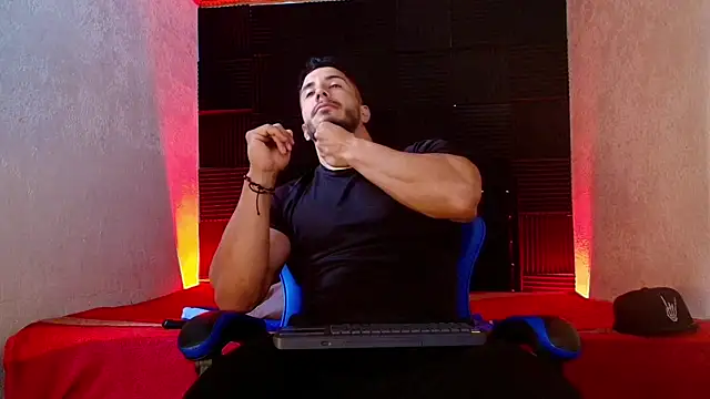 ZaneMaveric online show from June 22, 1:59 pm