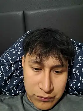 surdotravieso online show from May 13, 1:03 am