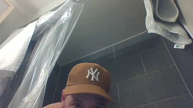 ChiNOTsoChiGuy online show from August 3, 3:05 am