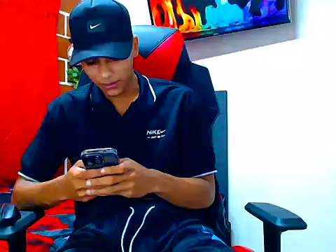cristian tayron1 online show from June 29, 8:42 am