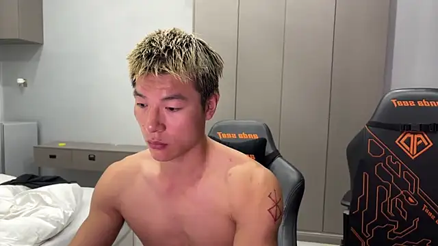 AAASuck online show from May 16, 2:48 pm