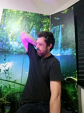 welcome-to-the-jungle online show from July 1, 8:20 pm