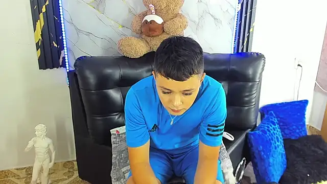 christopher Hot online show from May 22, 7:52 pm