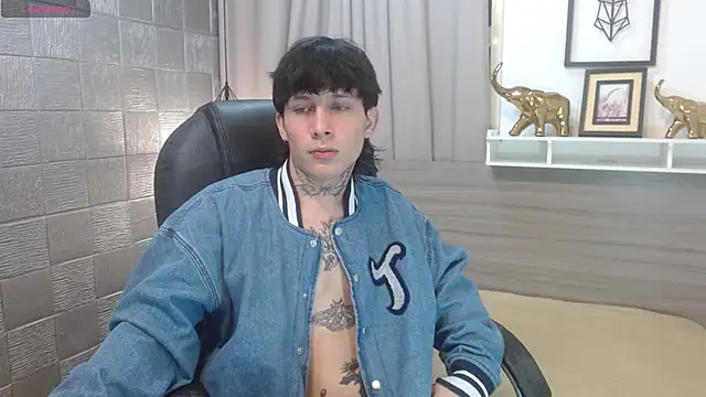 Iantwink18 online show from November 9, 9:08 pm