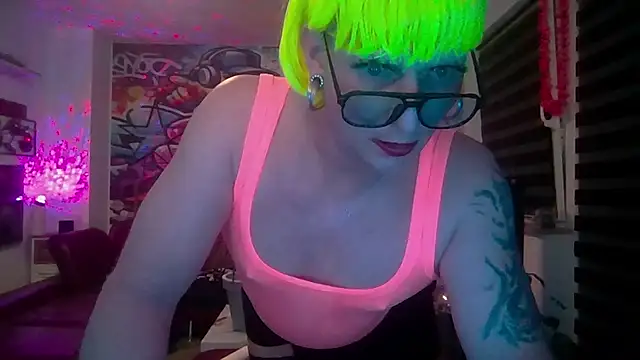 hellgirl1980 online show from July 17, 9:10 pm