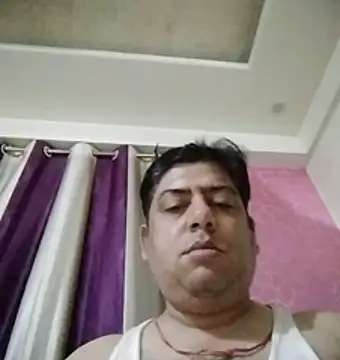 Love40777 online show from April 15, 6:30 pm