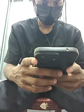 crish09 online show from June 3, 6:37 am