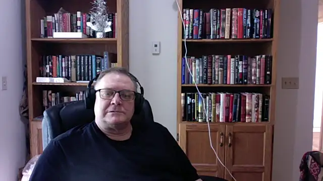 Vinyl22xh online show from July 1, 9:37 pm
