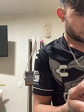 Moisesjrtapia online show from April 18, 8:42 pm