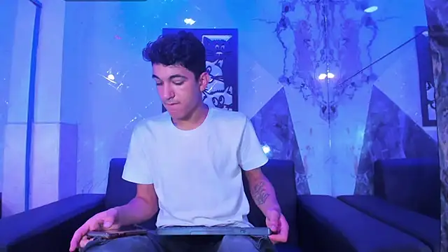 Stiben boy online show from May 26, 6:26 pm