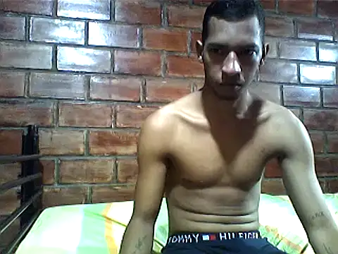 alfredo8892 online show from September 29, 6:48 pm