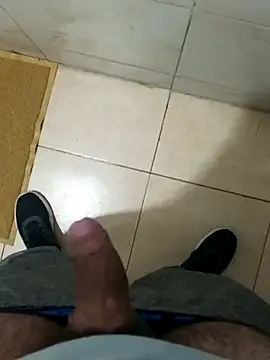 gonzaloit online show from April 30, 9:08 pm