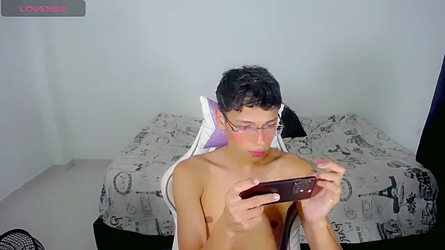 Im david02 online show from May 21, 2:07 am