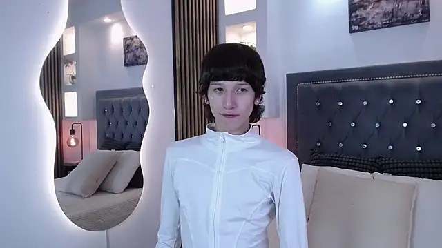 Emo Boy  online show from March 31, 8:32 pm