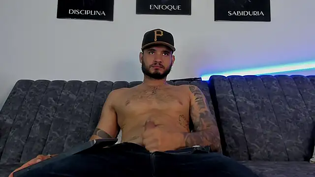 AUSTINN TORRES online show from July 2, 1:48 am