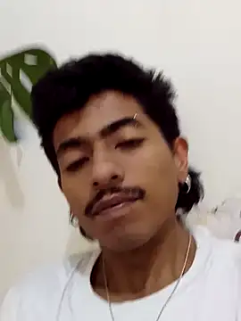 SkinniYamo online show from April 20, 4:26 am