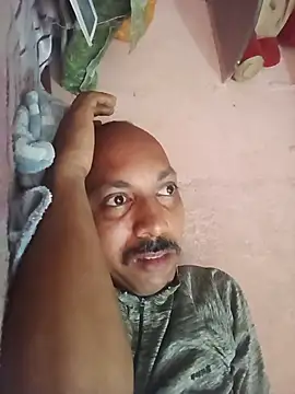 Dhanya752896 online show from July 28, 3:47 am